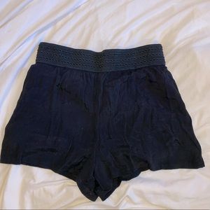 Size L-A.Byer- dress shorts